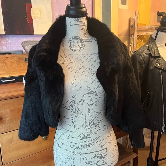 Elegant vintage 3/4 sleeve Black Fur Jacket - Picture 15 of 15